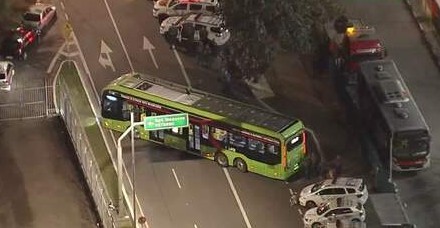Motorista refém ônibus São Paulo