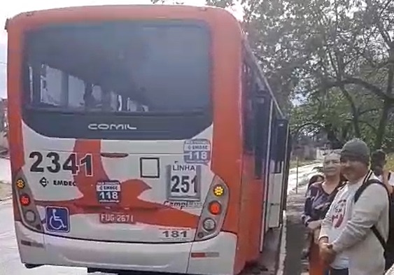 ônibus quebrado Campinas linhas 251 e 252