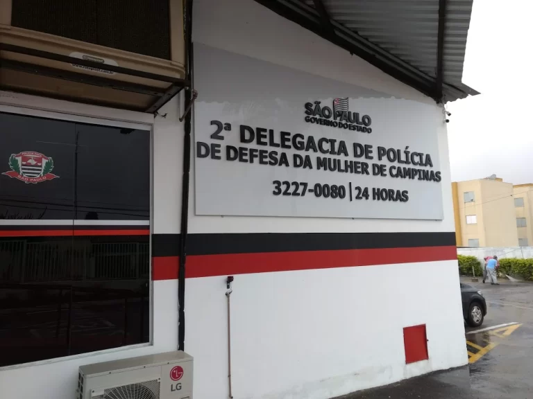 Mulher sobrevive após ser esfaqueada 10 vezes pelo namorado em Campinas